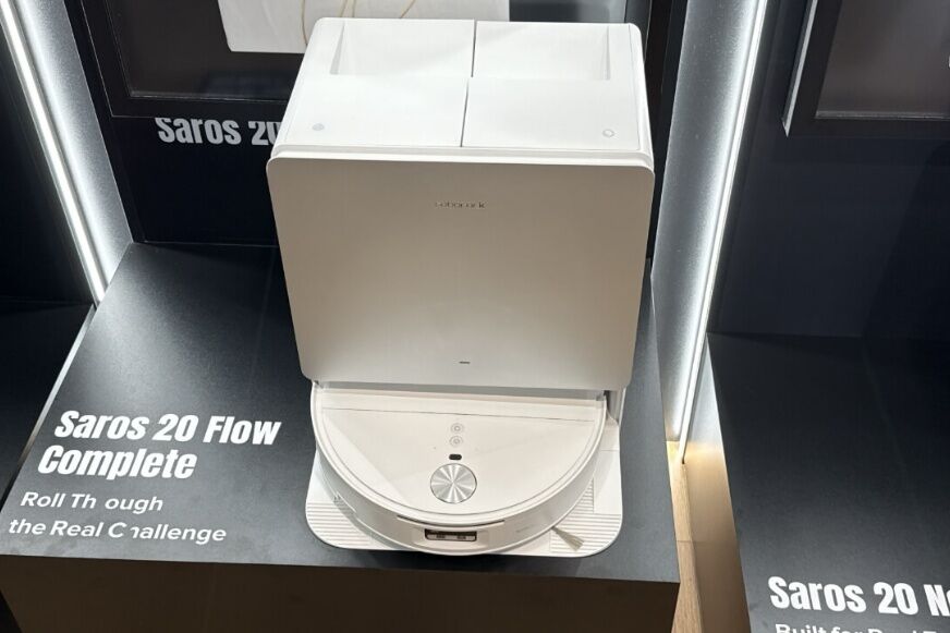 Roborock Saros 20 Flow Complete RockDock Ladestation im kubischen Design